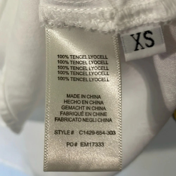 Cloth & Stone Anthropologie Bell Sleeve White Blouse Size XS Measures Oversized - Picture 7 of 8